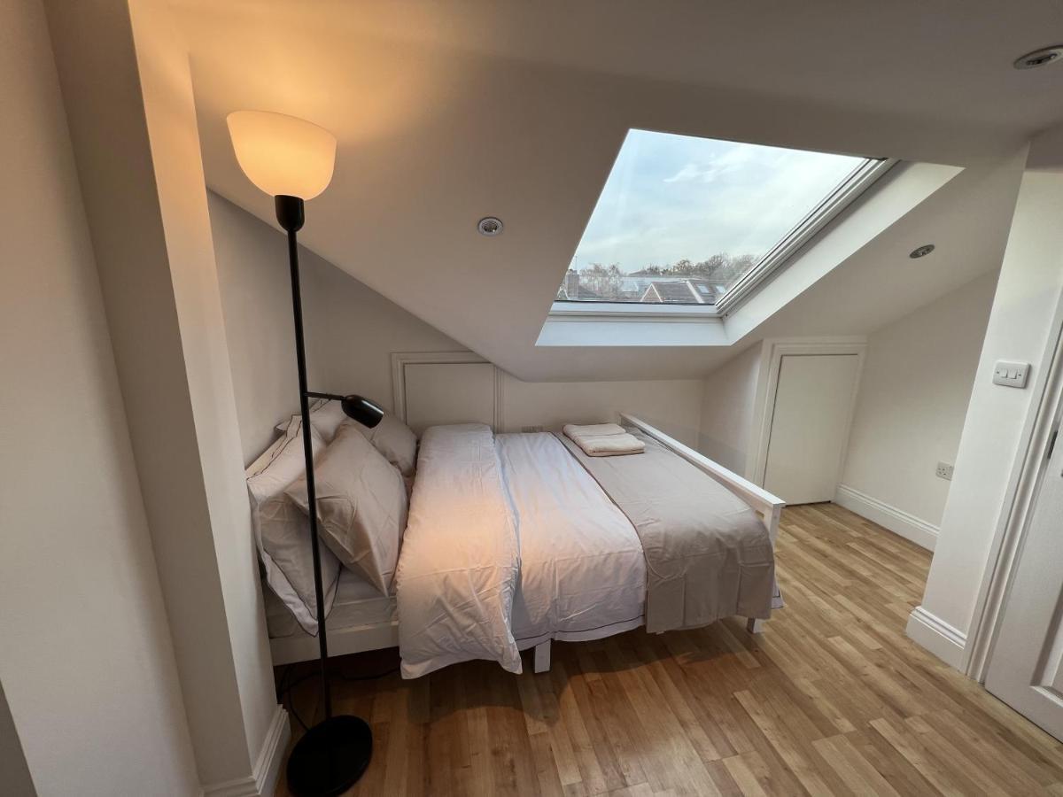 4 Wharncliffe Drive Hotel Hanwell ภายนอก รูปภาพ