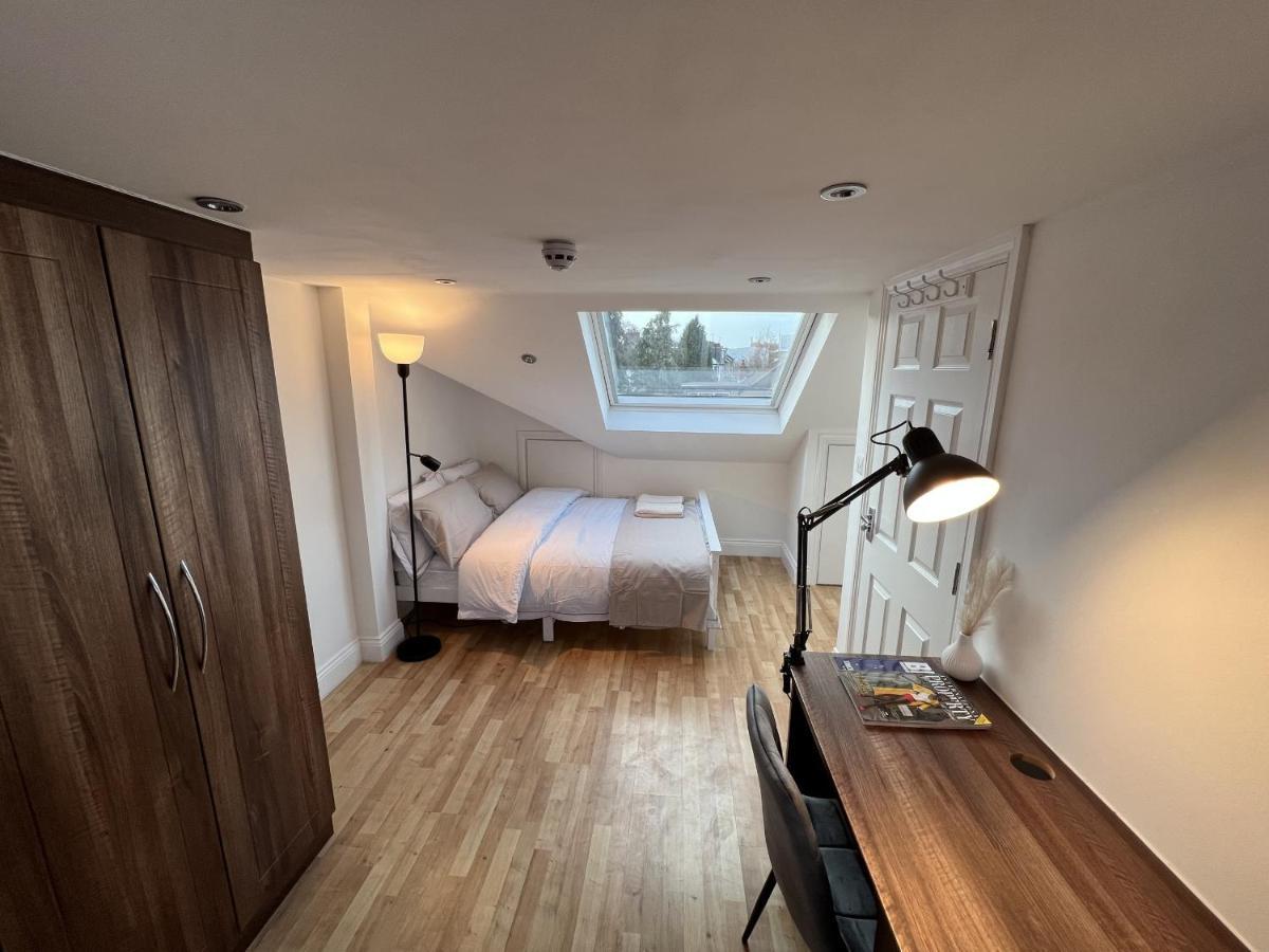 4 Wharncliffe Drive Hotel Hanwell ภายนอก รูปภาพ