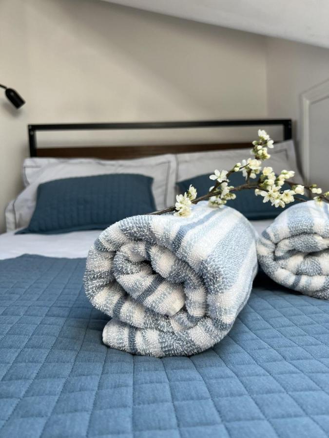 4 Wharncliffe Drive Hotel Hanwell ภายนอก รูปภาพ